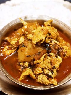 ছেঁড়া ডিমের ঝাল (chera dimer jhaal recipe in Bengali) রেসিপির প্রধান ছবি