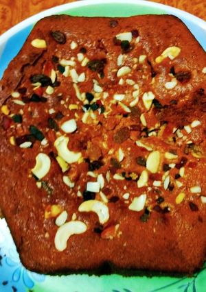 A picture of Eggless caramelised Christmas Plum cake.