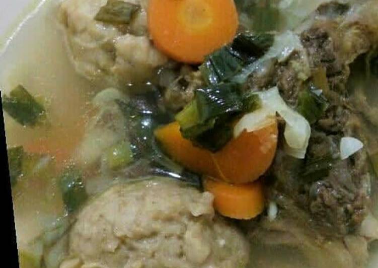 Sop bakso mix balungan "iga"