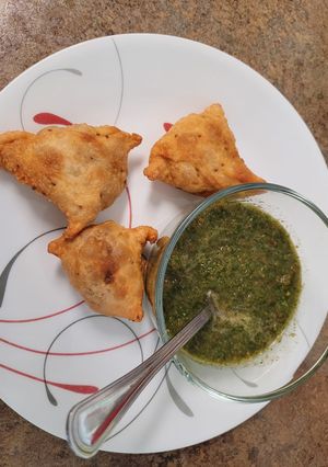 समोसा (samosa recipe in hindi) रेसिपी मुख्य फोटो