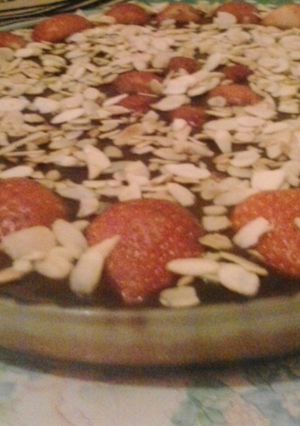 صورة لوصفة تورتة الطبقات بكريم باتسيير وفلون الشوكولاتة ذوق روعة 😋😋😋