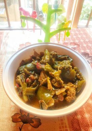 ব্রোকলি ক্যাপ্সিকাম কাজু কারি (Broccoli Capsicum Kaju Curry,Recipe in Bengali) রেসিপির প্রধান ছবি
