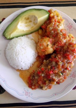 Una foto de Sobrebarriga en salsa criolla