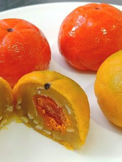 A picture of Tangerine bean cake.