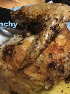 Una foto de Pollo en freidora de aire, con ajo, orégano y aceite a la 🌶️