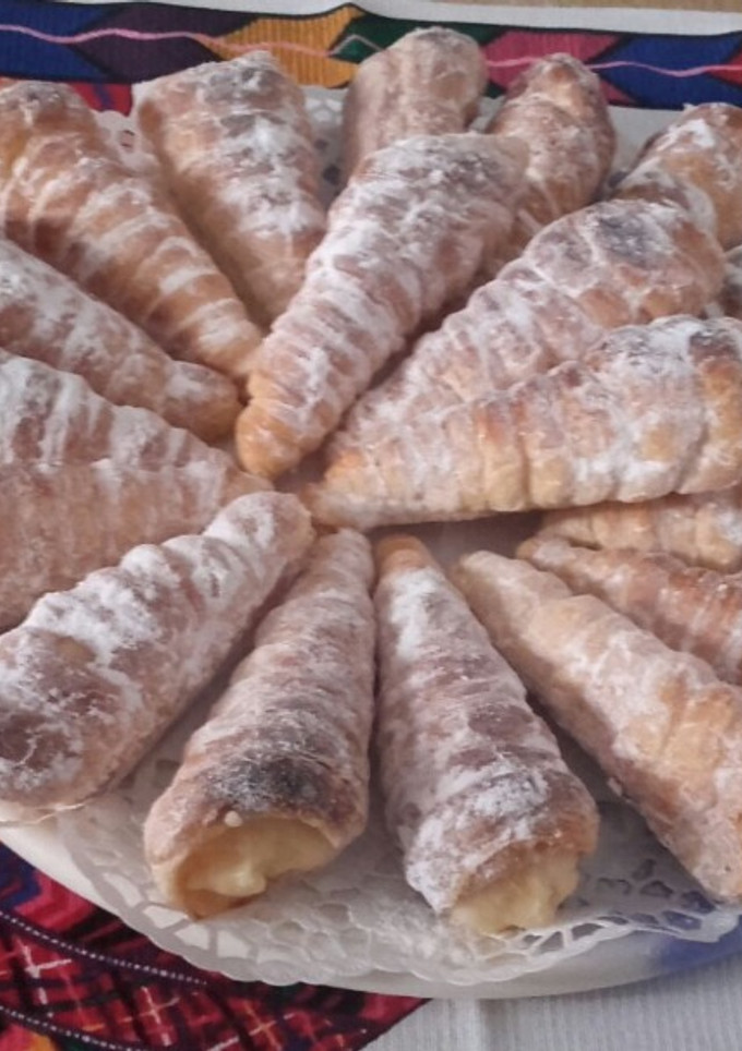Una foto de Canutillos de crema
