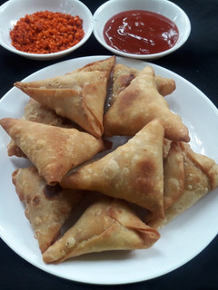 वेज पट्टी समोसा (Veg patti samosa recipe in Hindi) रेसिपी मुख्य फोटो