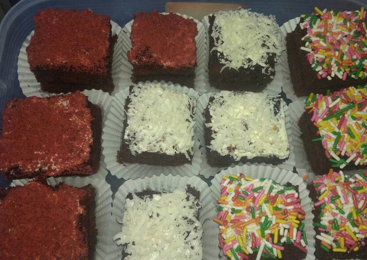 Brownies potong aneka topping