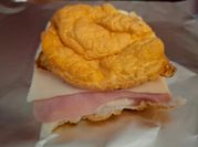 Una foto de pan nube al horno