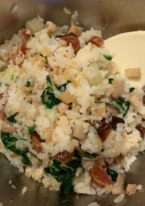 一鍋料理-時蔬臘腸拌飯 的食譜成品照片