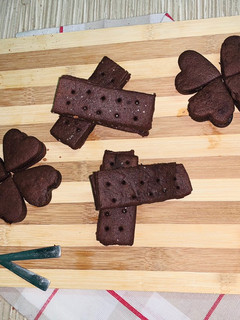சாக்லெட் க்ரீம் பிஸ்கட் (போர்பன் பிஸ்கட்) (Chocolate cream biscuit recipe in tamil) செய்முறை முக்கிய புகைப்படம்