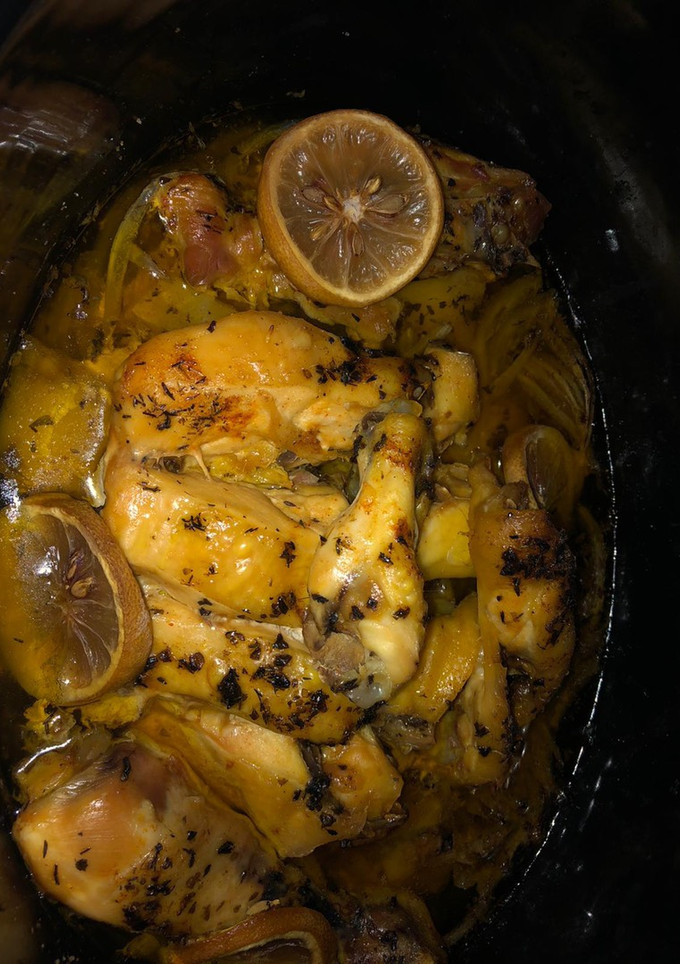 Una foto de Pollo campero con especias y limón