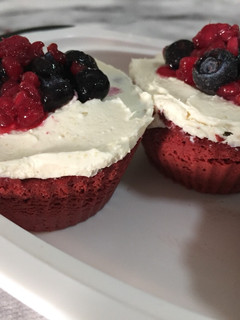 Una foto de Cup cake Red Velvet 🍒🍫🍰/ en microondas/ low carb