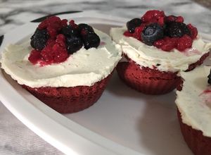Una foto de Cup cake Red Velvet 🍒🍫🍰/ en microondas/ low carb