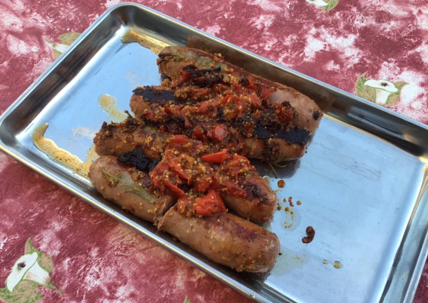 Saucisses de Toulouse grillées aux tomates,romarin et épices