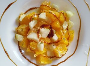Foto principal de Ensalada de naranja y pepino a la menta con limón y Módena