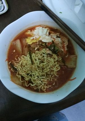 Hình của món Mì kim chi.