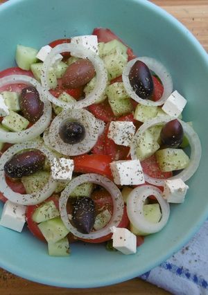 A picture of Traditional Greek Salad (Choriatiki Salata).