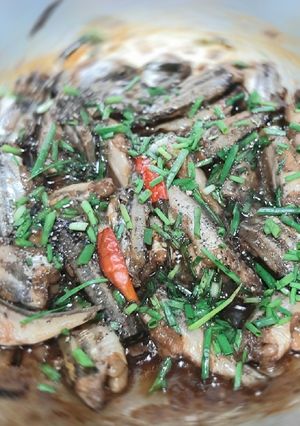 Hình của món Cá chốt trứng kho hành ớt.
