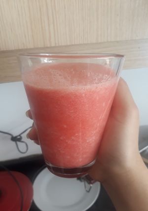 Una foto de Jugo mango fresa piña