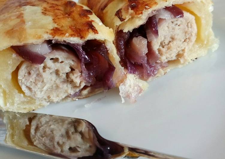Recipe of Ultimate Fluffy&#39;s sausage rolls with caramelised red onion