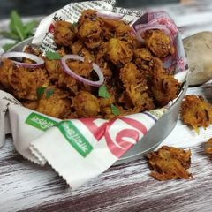 A picture of Aloo pakoda.