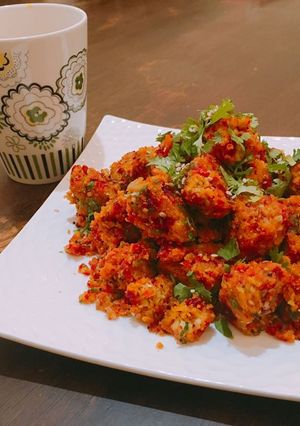 A picture of Beetroot dhokla.