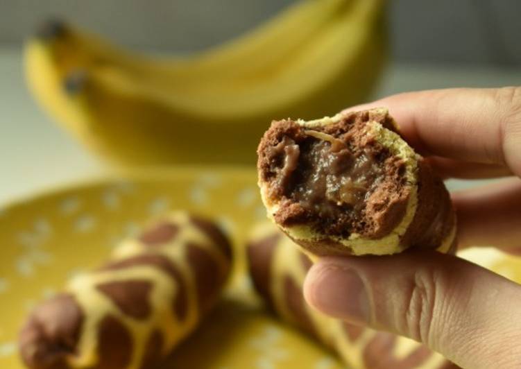 Langkah Mudah untuk Membuat TOKYO BANANA Chocolate Roll Cake, Bisa Manjain Lidah