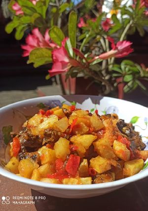 A picture of Potato Sambal With Chicken Liver and Gizzard.