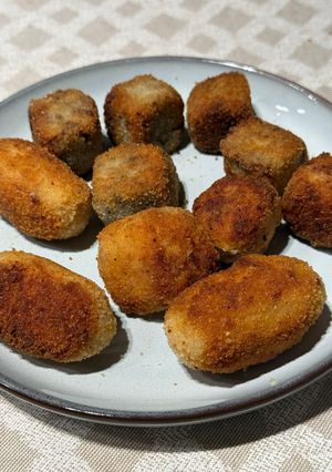 A picture of Homemade Chicken, Ham, and Mushroom Croquettes.