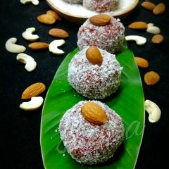 A picture of Carrot ladoos.
