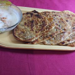 Aloo pyaaz paratha A picture of Aloo pyaaz paratha.