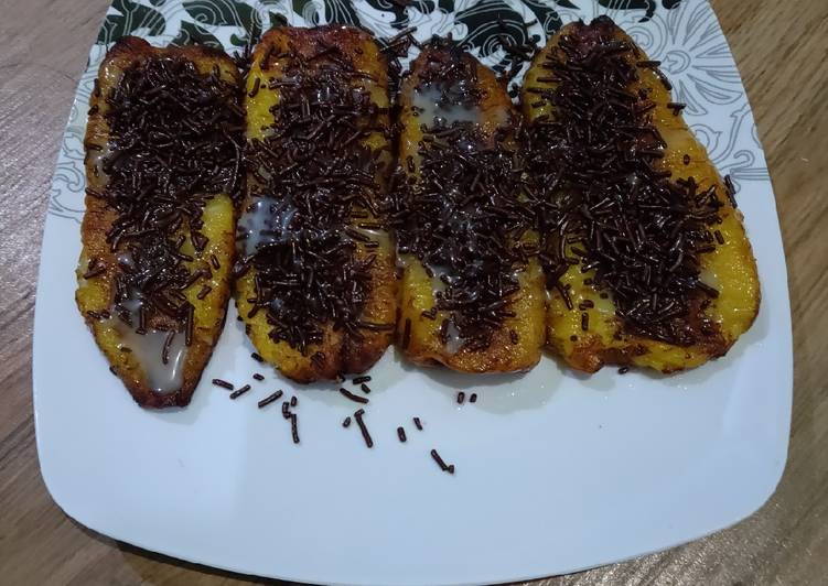 Pisang goreng tabur mesis