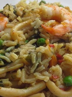 Una foto de Arroz de calamar con copos de wakame