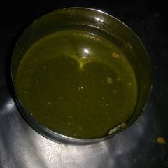 A picture of Hara dhaniya chutney.