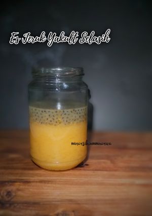 Foto resep Es Jeruk Yakult Selasih #322¹⁶