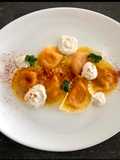 MEZZALUNE 'NDUJA E BURRATA CON GOCCE DI CREMA DI RICOTTA