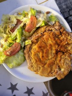 Una foto de Cachopo relleno de calabacín jamón serrano y queso