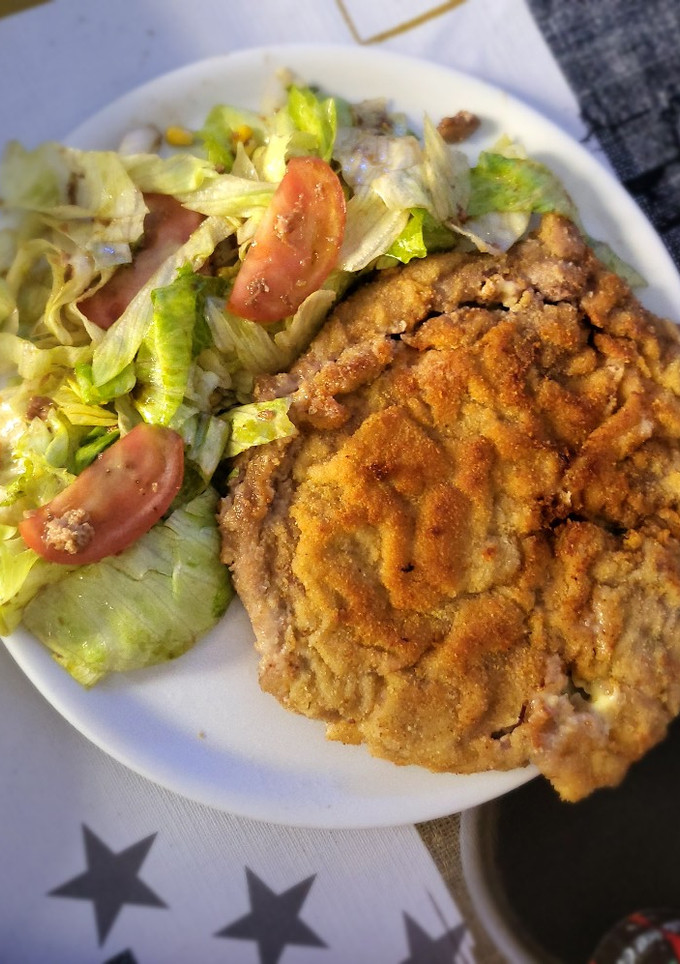 Una foto de Cachopo relleno de calabacín jamón serrano y queso