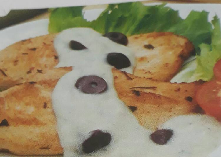 Filé de frango com molho de gorgonzola