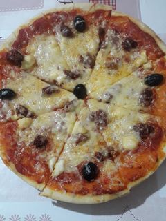 صورة لوصفة بيتزا بنقانق 🍕🌭🍕