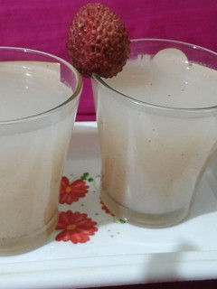 लीची जूस (Litchi juice recipe in Hindi) रेसिपी मुख्य फोटो