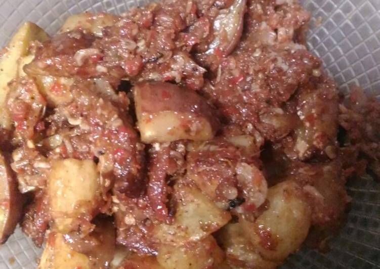 Balado kentang jengkol