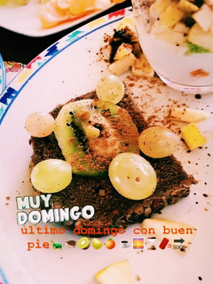 Una foto de Desayuno light y divertido🍐😍