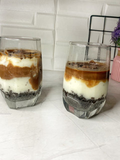 A picture of Oreo pudding dessert.