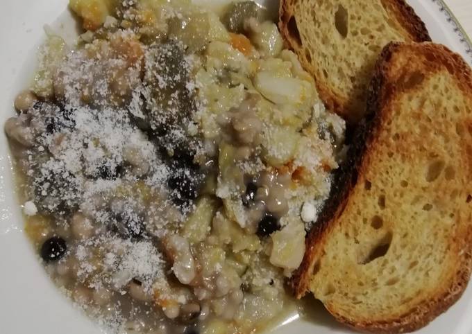 Modo semplice a Fai Fatto in casa super veloce Zuppa di verdure, legumi misti e orzo