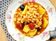 Una foto de fabada asturiana