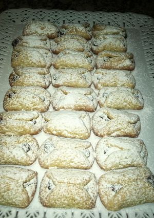 Una foto de Galletitas caseras con azúcar impalpable 💕