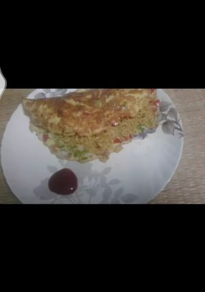 A picture of Egg roll maggi.