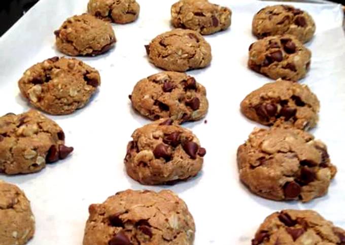 Steps to Make Homemade Chocolate chips Oatmeal Cookies